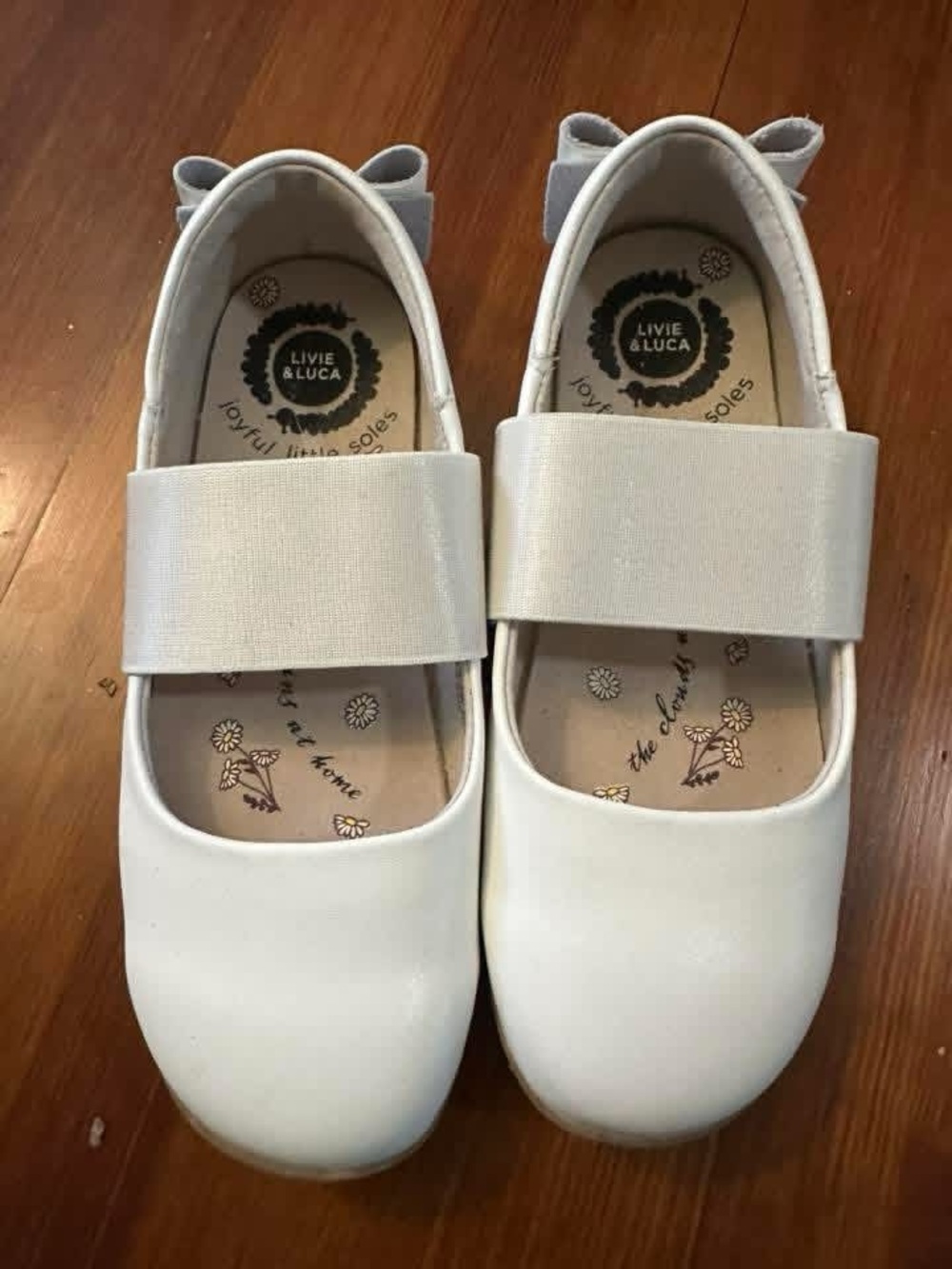 Livie & Luca toddler size 12 White Girls' Mary Jane Bow Strap Shoes